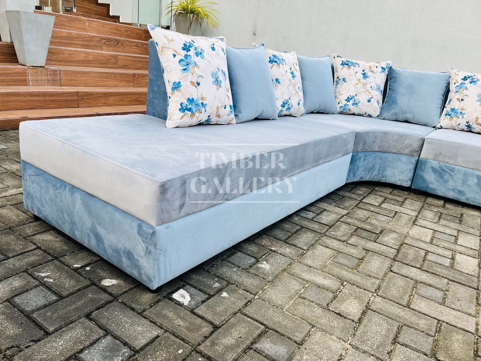 Modern Fabric Curved Sofa Set with Teak Armrest