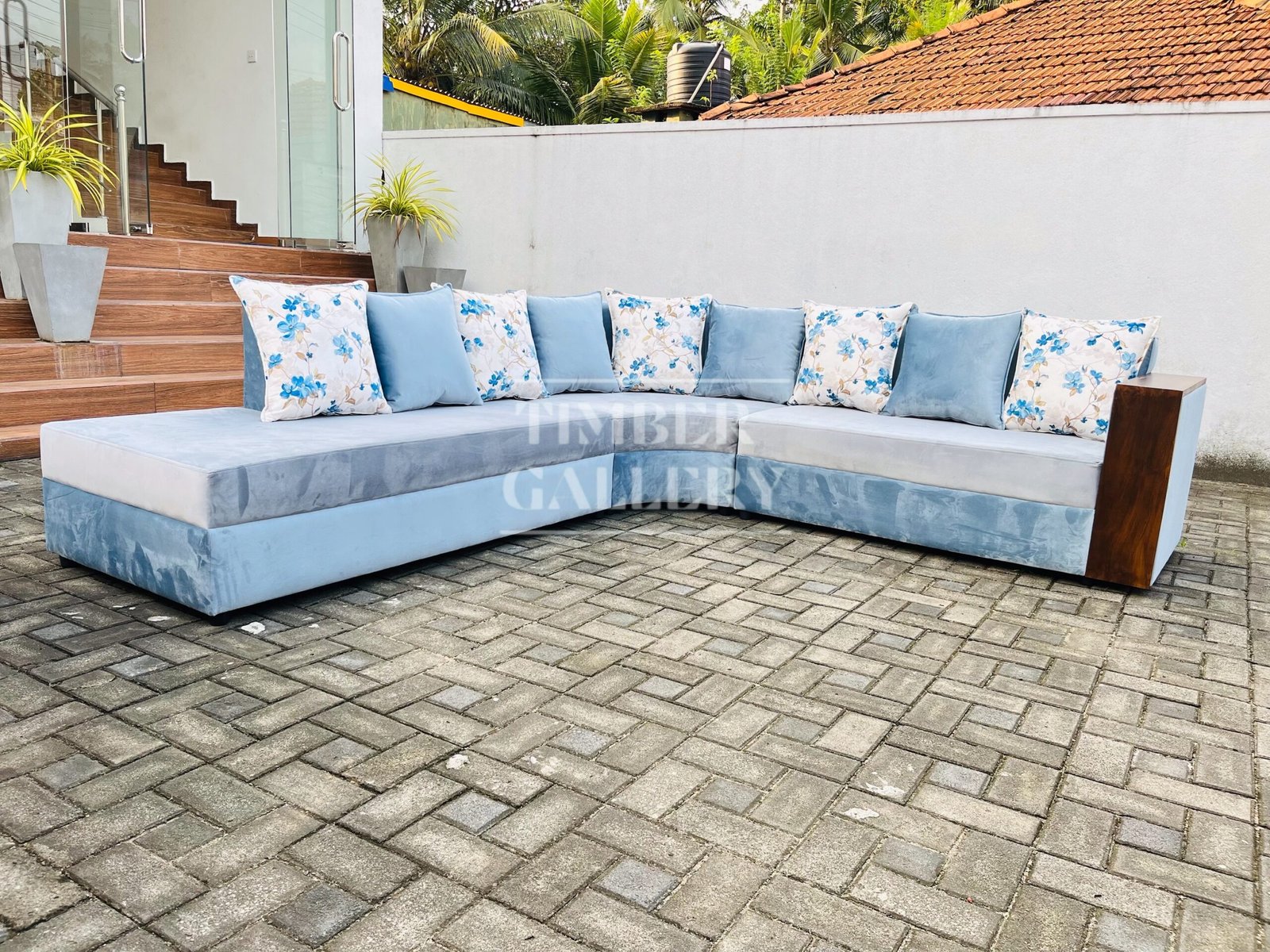 Modern Fabric Curved Sofa Set with Teak Armrest