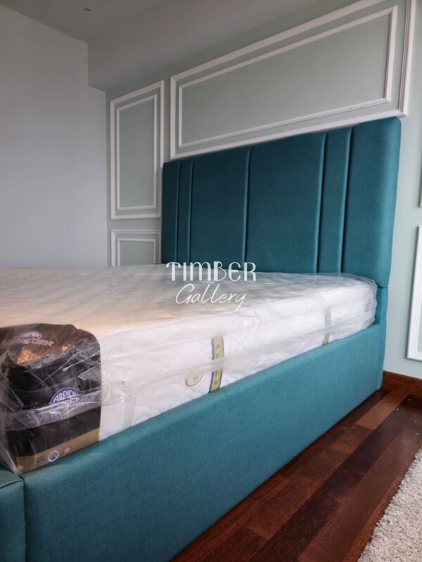 Divan Bed Stripes Design