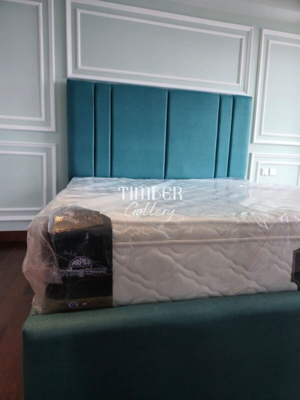 Divan Bed Stripes Design