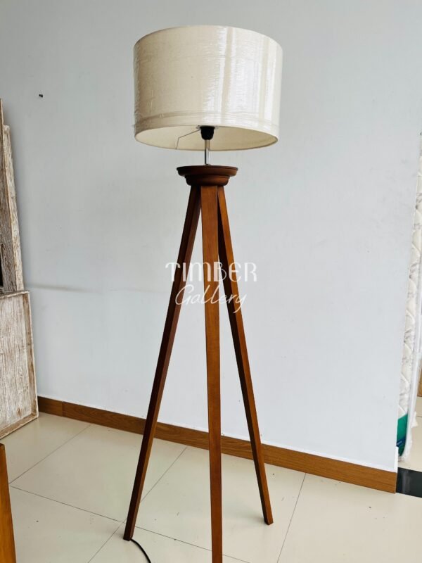 Standing Tripod Lampshade