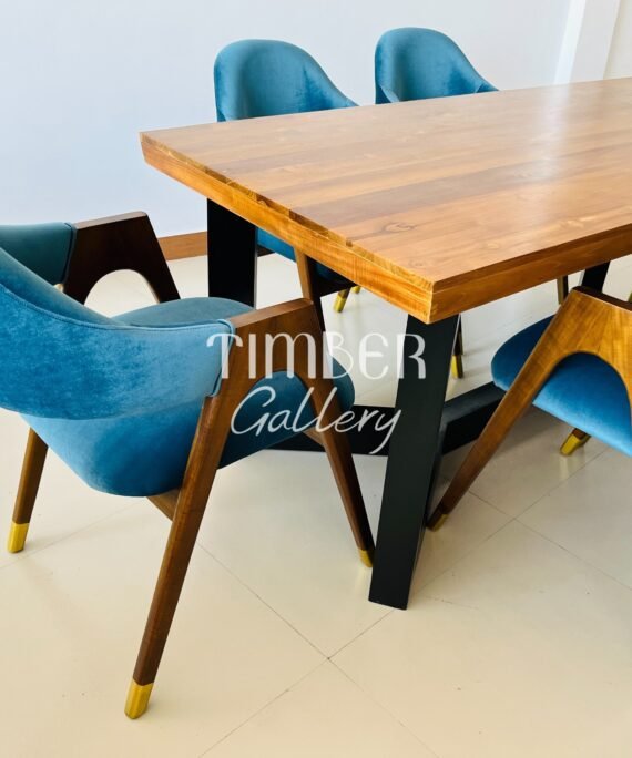 Dining set with Y legs and cushion chairs